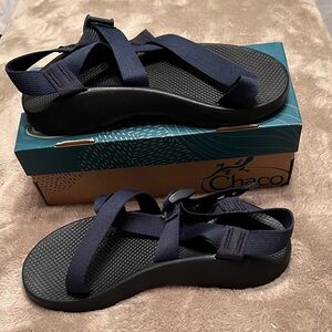 New Mens size 11 Z1 CHACO Classic Navy.